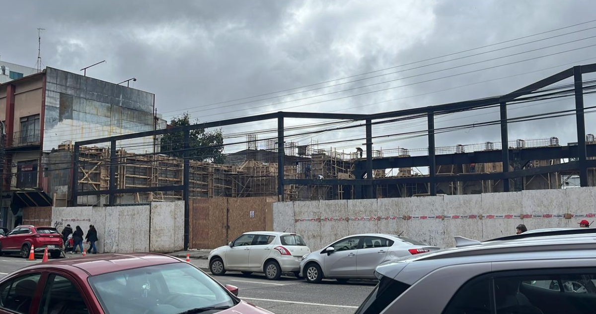 Valdivia: Alcaldesa indica que empresa a cargo de mall chino tiene 10 días para desarmar lo construido