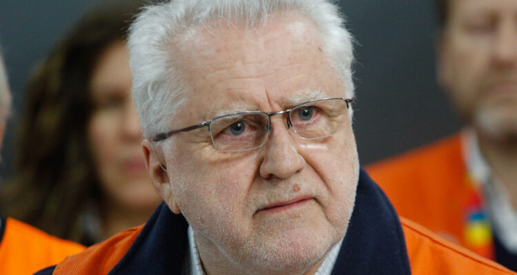 Pacheco admite que la producción de cobre “se estancó” y que Codelco no cumpliría ciertas metas