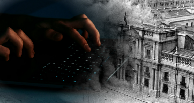 Fotografía muestra bombardeo a La Moneda y manos de persona escribiendo en un computador