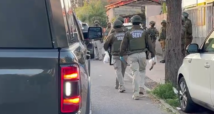 Cae banda de robos de vehículos en la RM: detienen a líder adolescente de 17 años