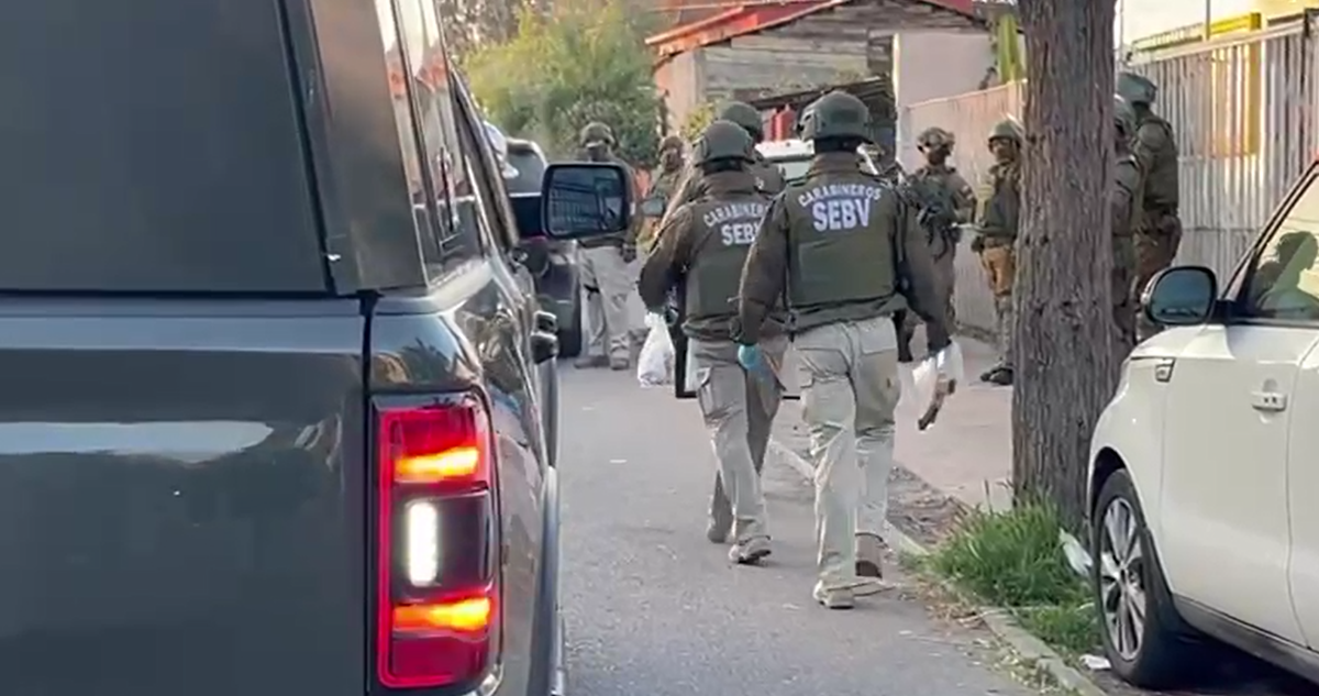 Cae banda de robos de vehículos en la RM: detienen a líder adolescente de 17 años