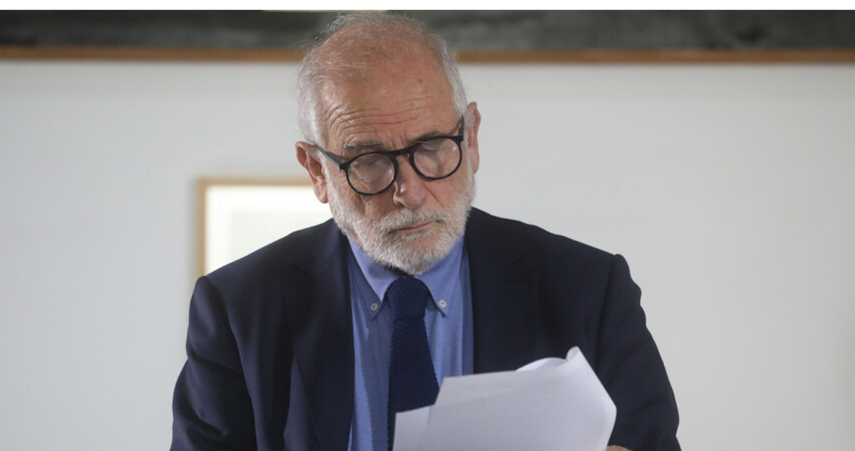 Ministro Carlos Montes niega millonaria deuda del Minvu Eso de los US$1.000 millones no es real.