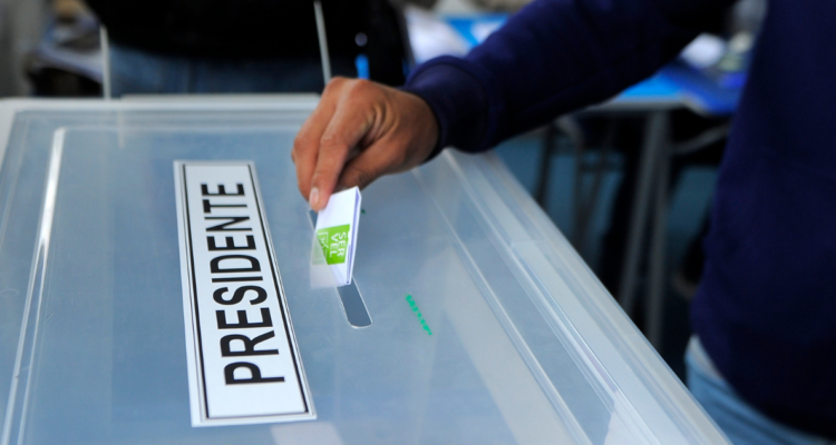 Multa al voto obligatorio se votará este martes: Castro (RN) emplaza a no sacar “cuentas electorales”