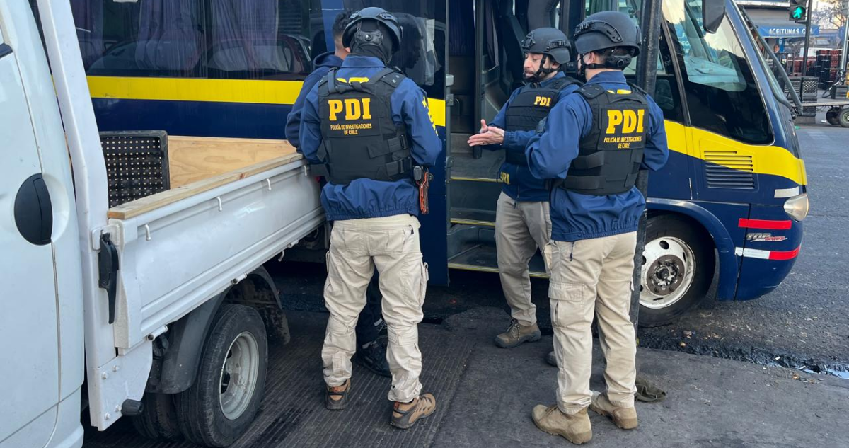 Operación Fortaleza: 300 funcionarios PDI y Carabineros realizan masiva fiscalización en Vega Central