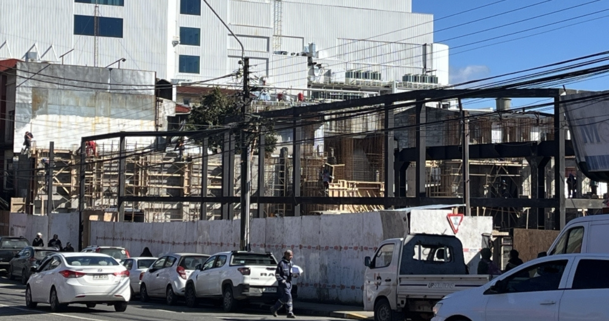 Ordenan paralizar construcción de mall chino en centro de Valdivia por falta de permiso de edificación