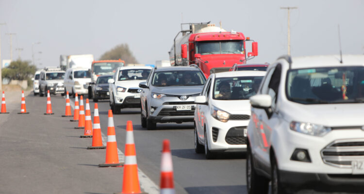 Anuncian “Peaje a Luca” para dejar Santiago en Fiestas Patrias: saldrían casi 1,1 millones de autos