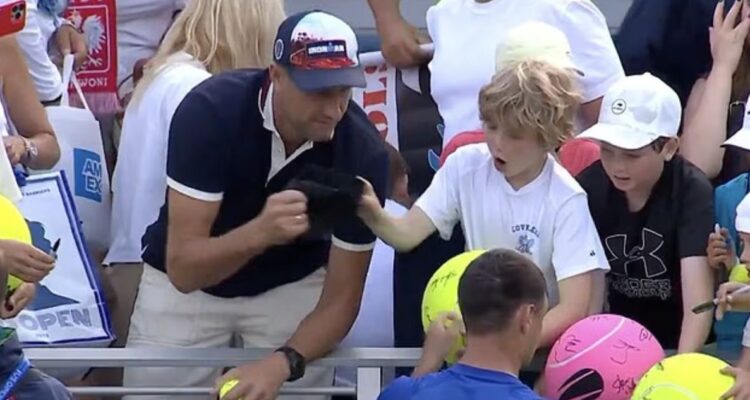 Empresario Piotr Szczerek rompió el silencio.