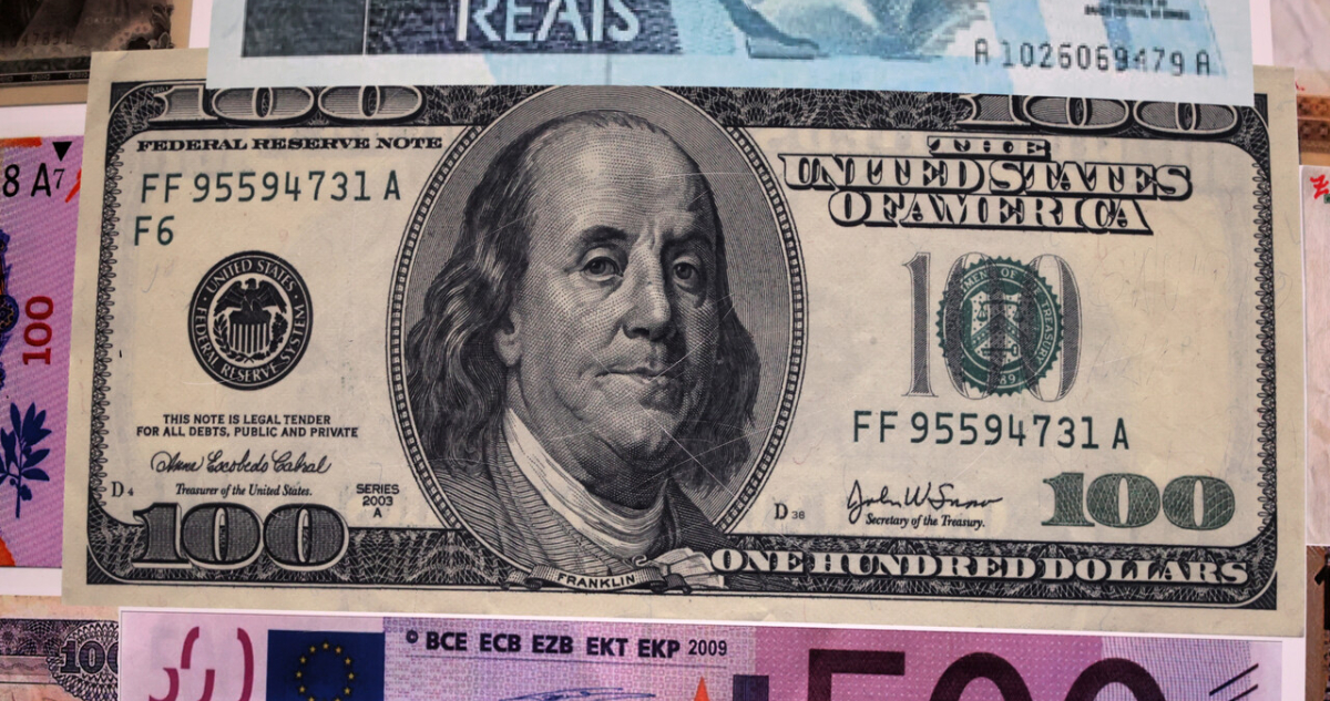 Dólar repunta hasta los $960 mientras el cobre pierde su impulso tras emergencia en importante mina