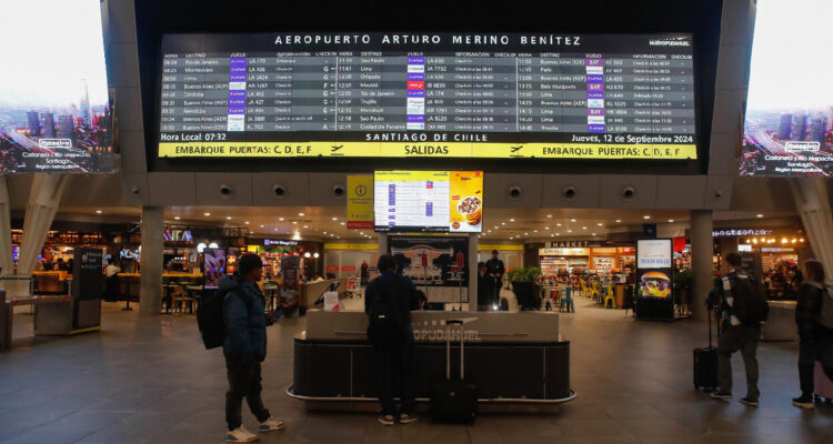 Tras la rebaja hecha en 2018: Gobierno estudia subir las tasas de embarque para vuelos internacionales