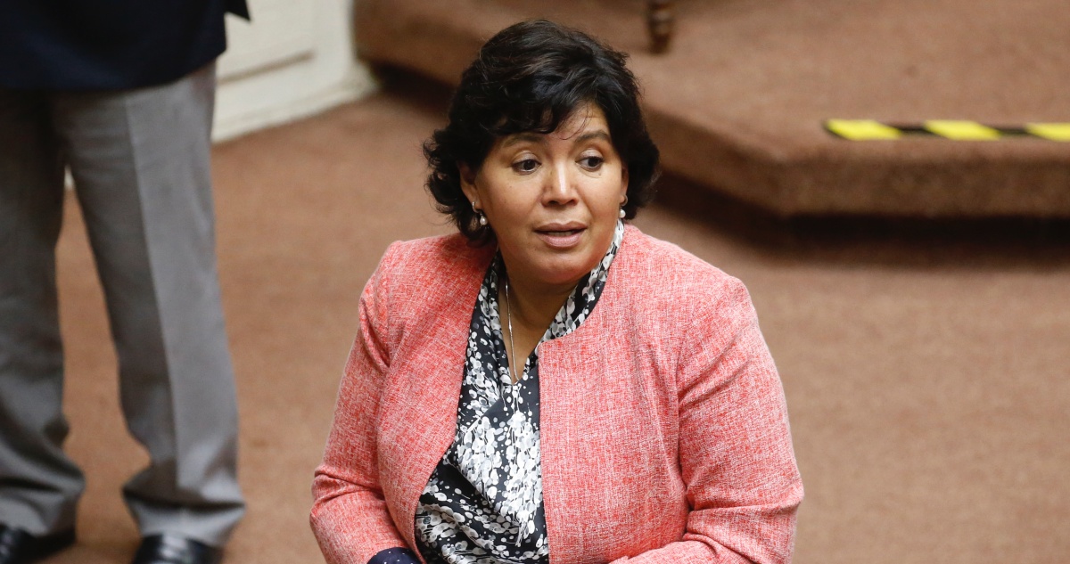 Esposo de senadora Yasna Provoste sufre encerrona camino al Aeropuerto de Santiago