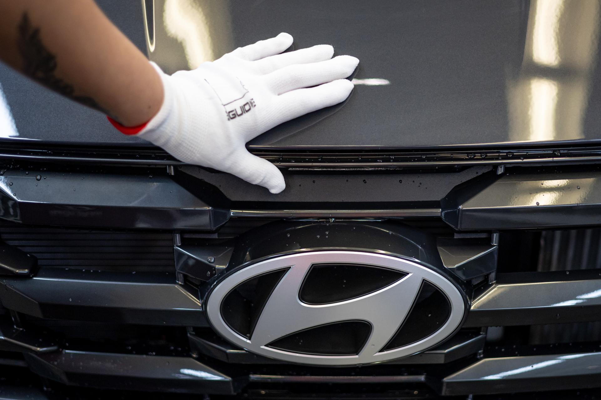 Seúl dice que redada en planta de Hyundai podría hacer que empresas coreanas “duden” invertir en EEUU