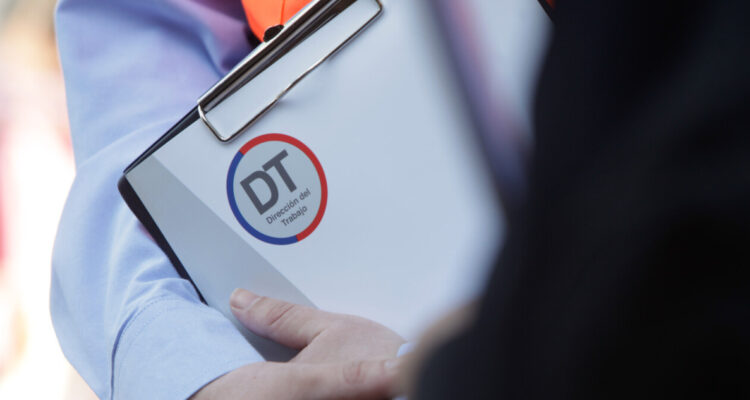 DT da portazo al gran empresariado: reducción de jornada a 40 horas no podrá fraccionarse en minutos