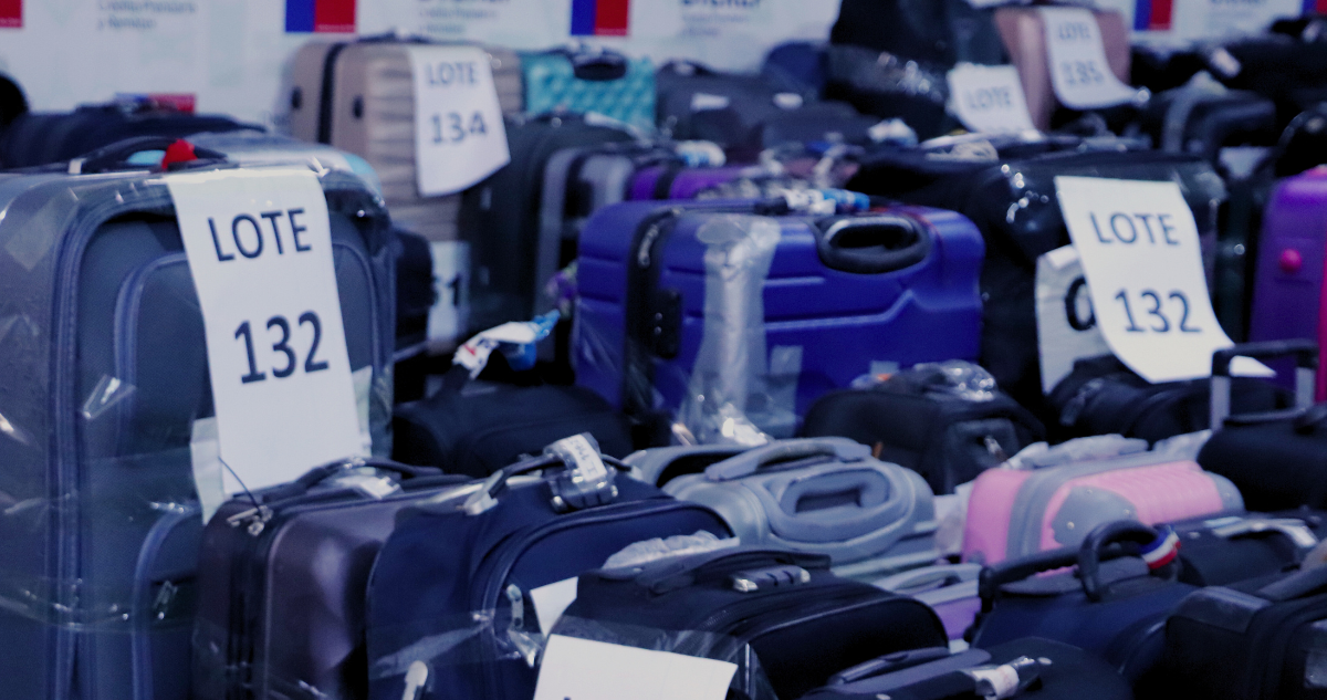 Anuncian remate de objetos perdidos en Aeropuerto de Santiago: revisa la fecha y cómo participar