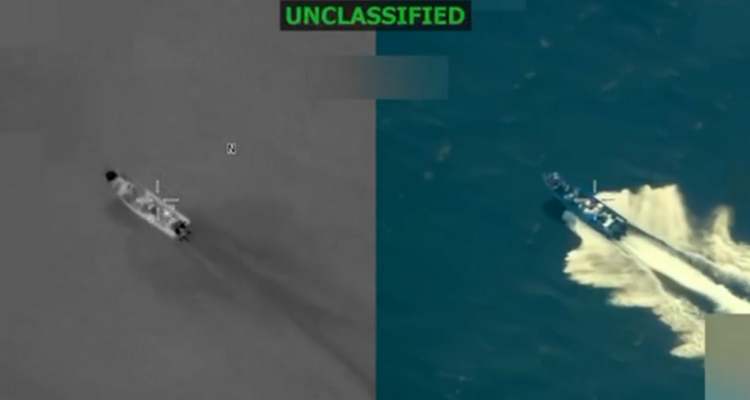 Captura de pantalla del video publicado por Trump anunciando que habían derribado una lancha.