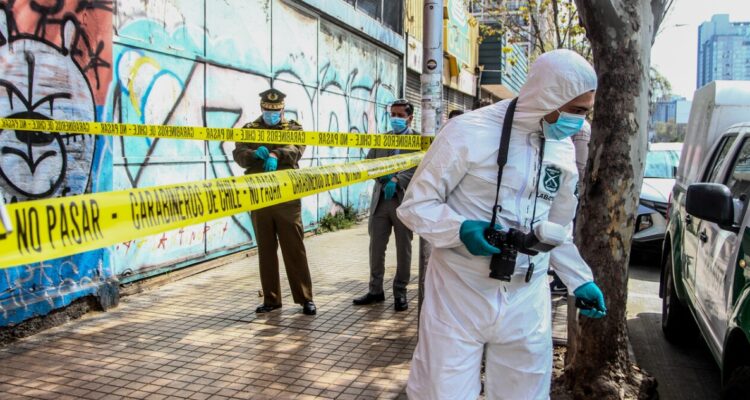 Confirman que al menos 18 armas fueron robadas desde el Laboratorio de Criminalística de Carabineros