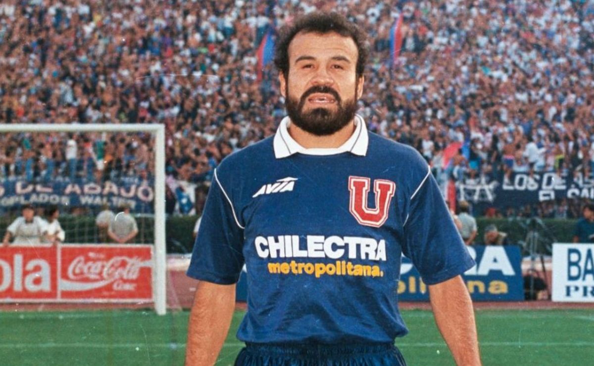 Rogelio Delgado con la camiseta de La U.