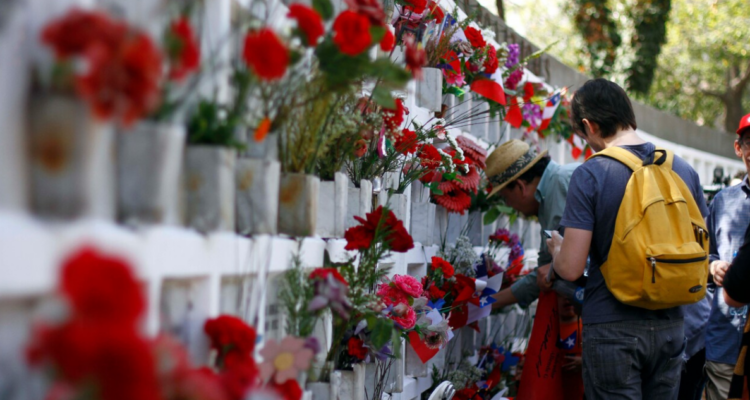 Romería al Cementerio General: revisa los desvíos de tránsito en Santiago para este domingo