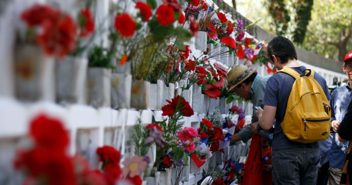 Romería al Cementerio General: revisa los desvíos de tránsito en Santiago para este domingo