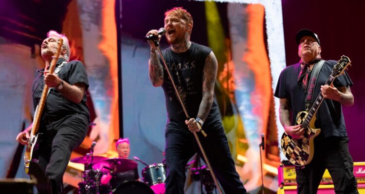 Sex Pistols suspende visita a Chile y Latinoamérica a raíz de una fractura de mañeca