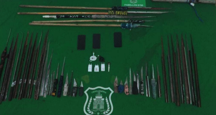 Operativos en cárceles de la región Valparaíso permite incautar estoques, cuchillos y celulares