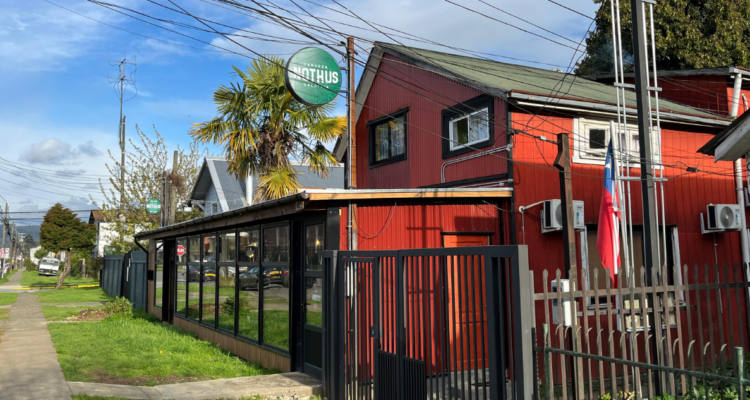 Dos personas resultaron lesionas tras explosión en cervecería Nothus de Valdivia