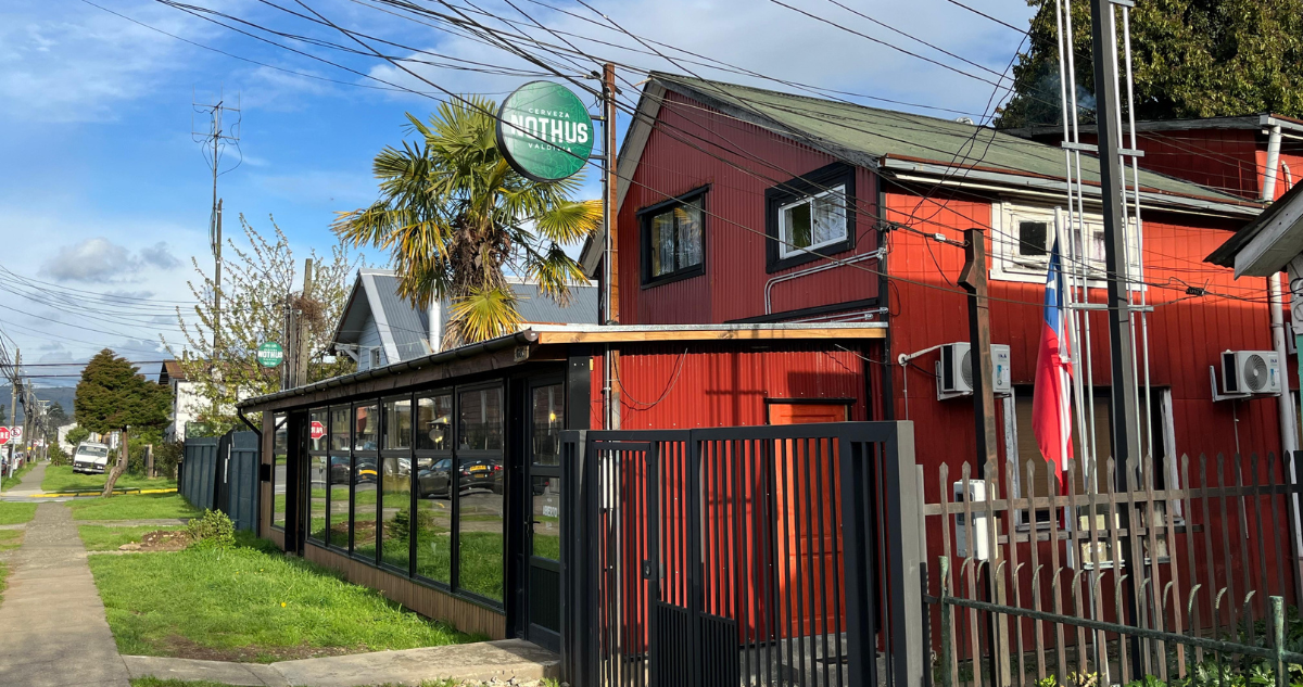 Dos personas resultaron lesionas tras explosión en cervecería Nothus de Valdivia