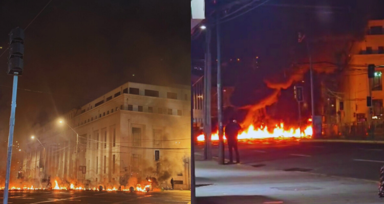 Sindicato de estibadores de Valparaíso inició barricadas en Plaza Sotomayor por fallo en negociaciones