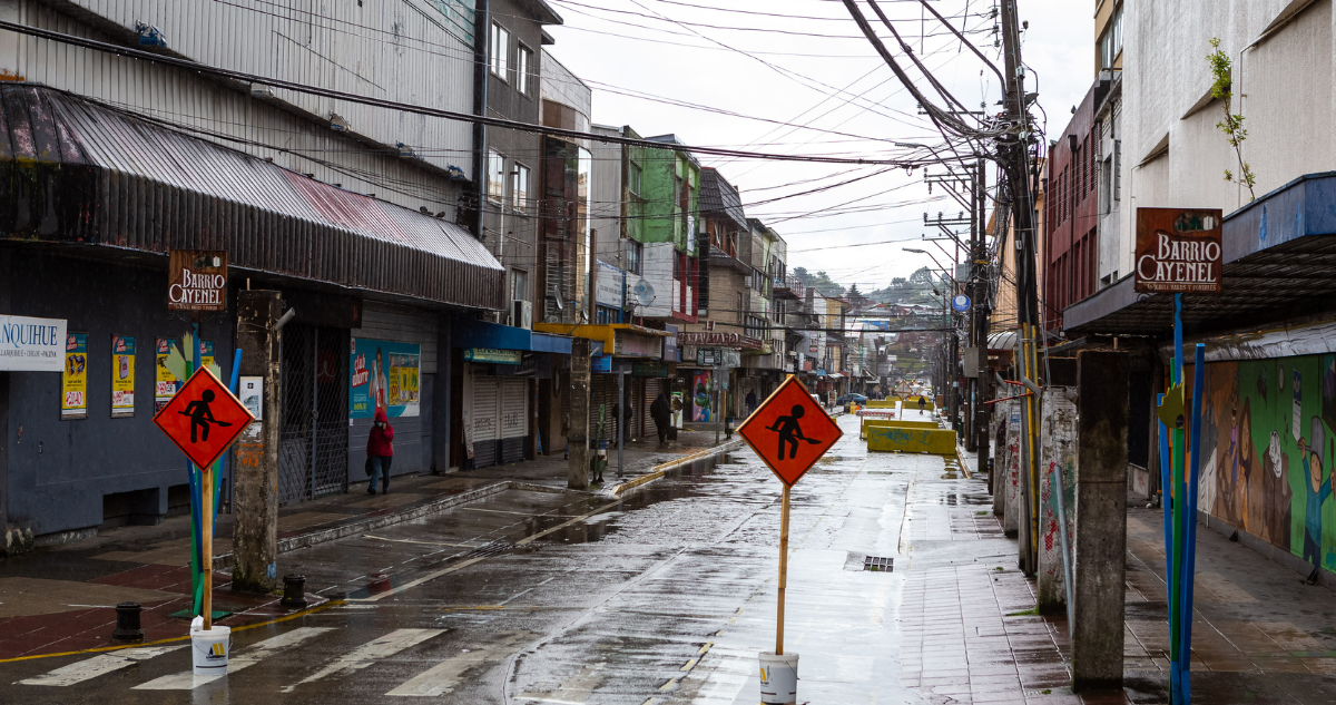 Alcalde de Puerto Montt afirma que retraso en obras de ‘Calle Varas’ es por un mal diseño del proyecto