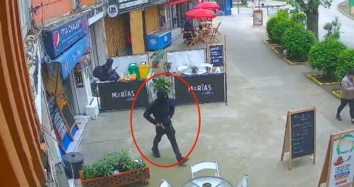 Robo armado a negocio de plaza Miraflores en Viña del Mar