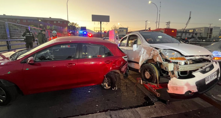 “Tour delictual” termina en persecución y accidente de tránsito en la RM: hay tres detenidos