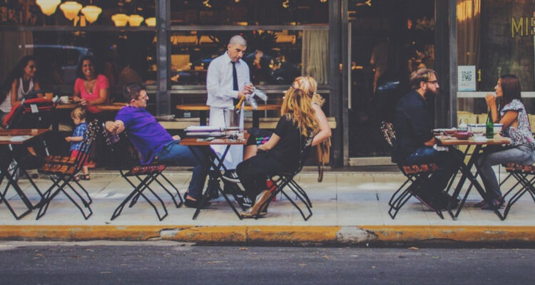 Los trabajadores de habla hispana en EEUU siguen siendo los de menores ingresos