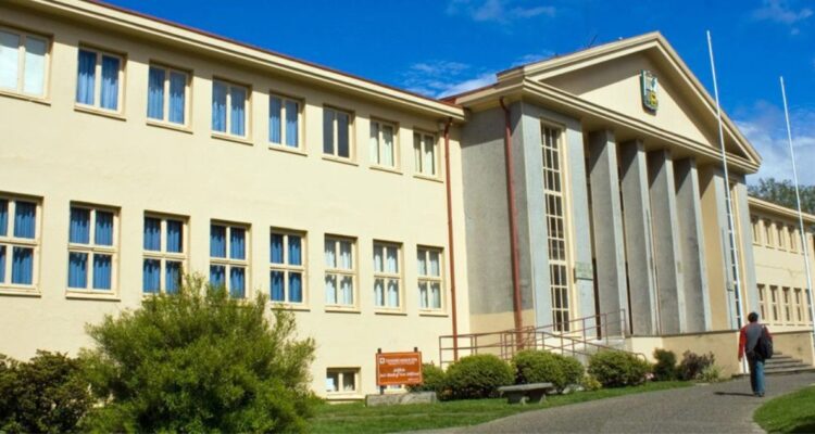 Trabajadores de la UACh iniciarán huelga legal tras rechazar criticada propuesta de Rectoría