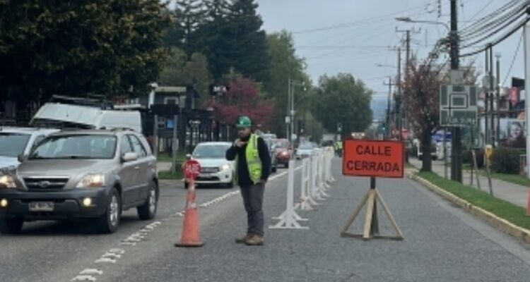 Trabajos en calle de Isla Teja