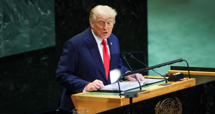 Donald Trump habla durante el debate general del 80º período de sesiones de la Asamblea General de las Naciones Unidas