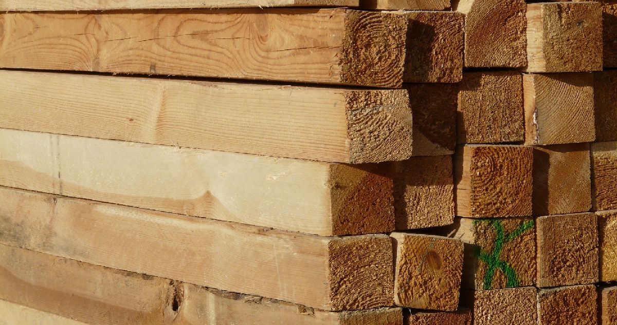 Trump anuncia un nuevo arancel a la madera y algunos muebles: serán aumentados con el tiempo