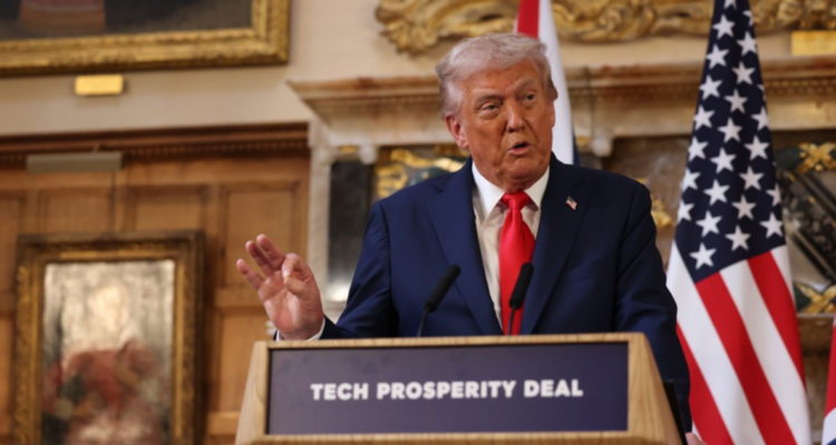 Trump en reunión con el Primer Ministro británico.