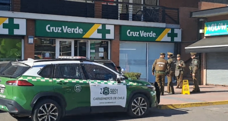 Turbazo en farmacia de Maipú: cuatro ladrones robaron productos y dispararon al aire en huida