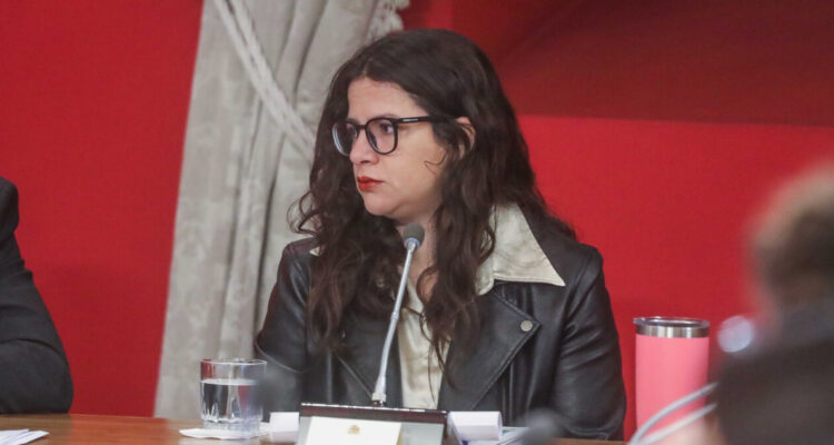 Gobierno pone urgencia al proyecto de aborto en plena antesala electoral