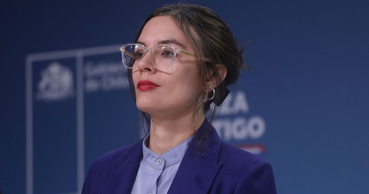 Gobierno emplaza a que miembro de directorio de Canal 13 se pronuncie por acusaciones de campaña sucia