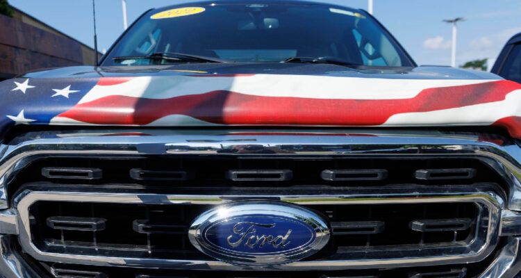 Ventas de Ford en EEUU crecen en agosto por la alta demanda de vehículos eléctricos