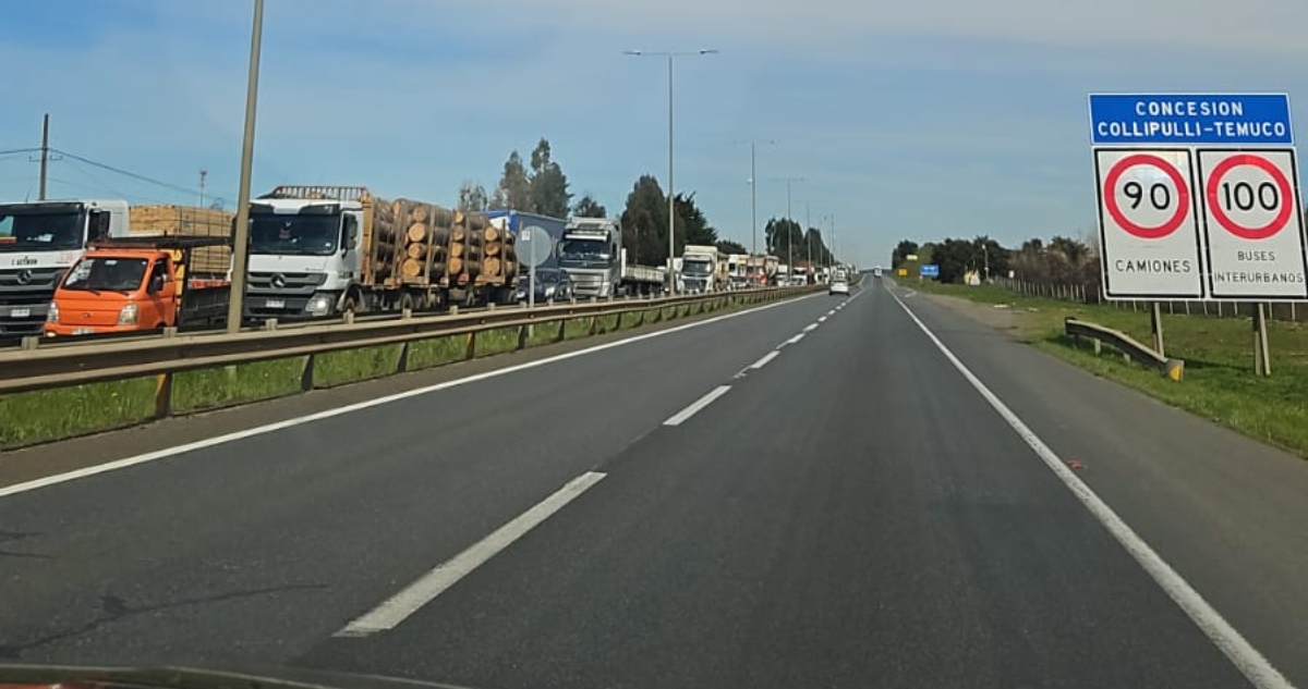 Volcamiento de camión en Collipulli