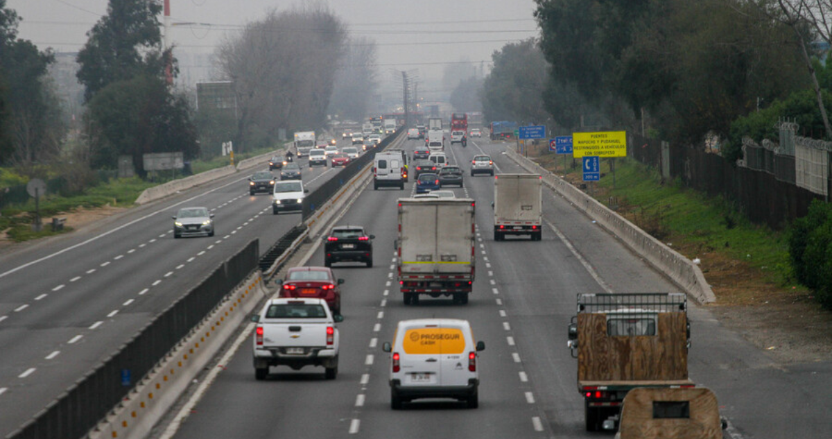155 mil vehículos han salido de la RM y van 38 conductores detenidos durante el fin de semana largo