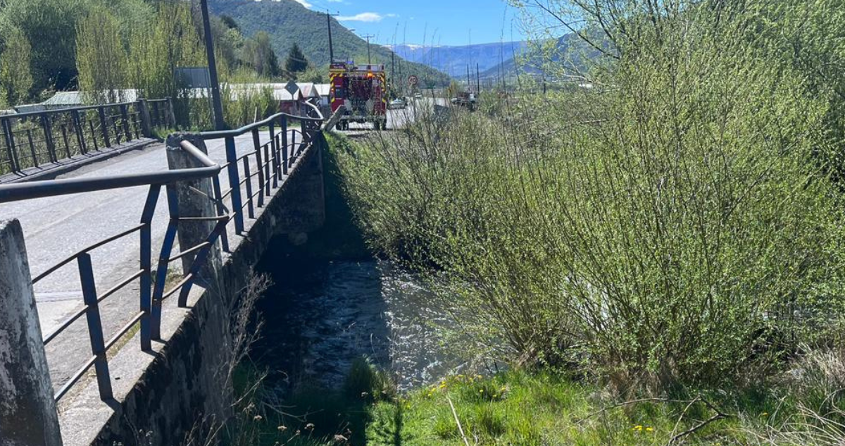 Inician intensa búsqueda de adulta mayor que se cayó a río mientras transitaba por puente en Lonquimay
