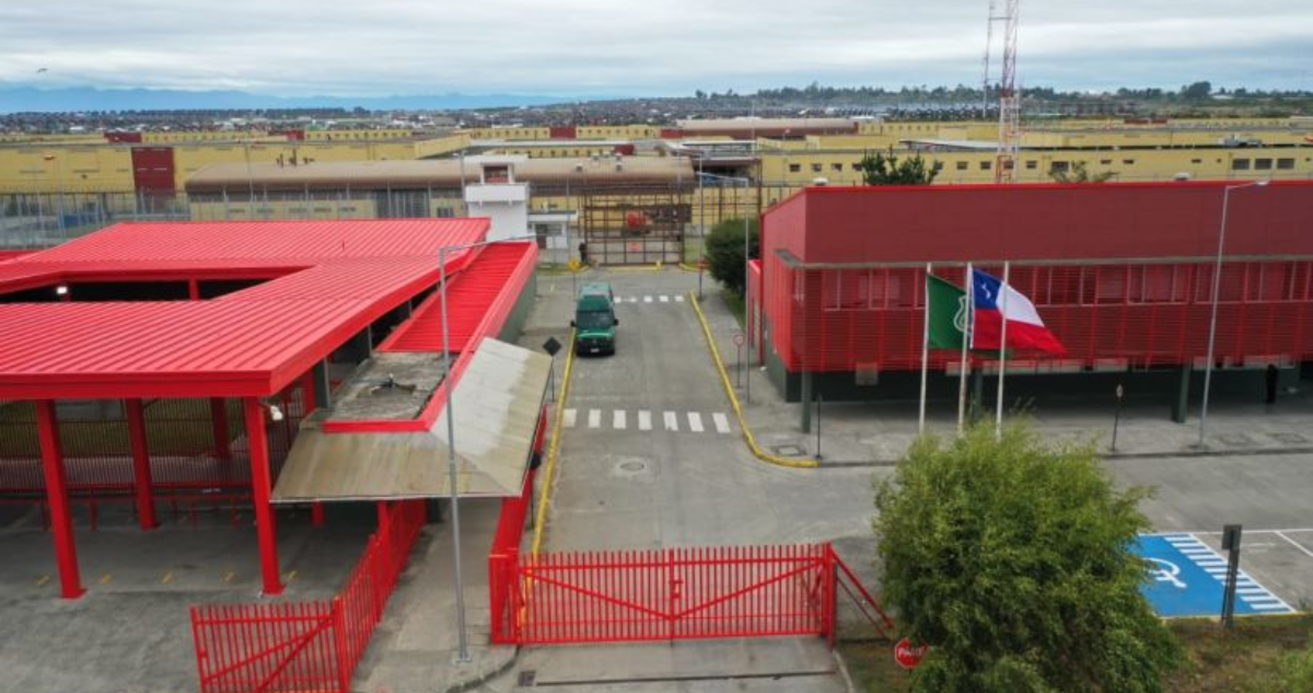 Reo mata a puñaladas a otro interno en cárcel de Puerto Montt