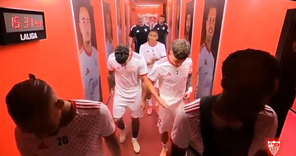 Alexis Sánchez y su arenga antes de la goleada del Sevilla al Barcelona en La Liga