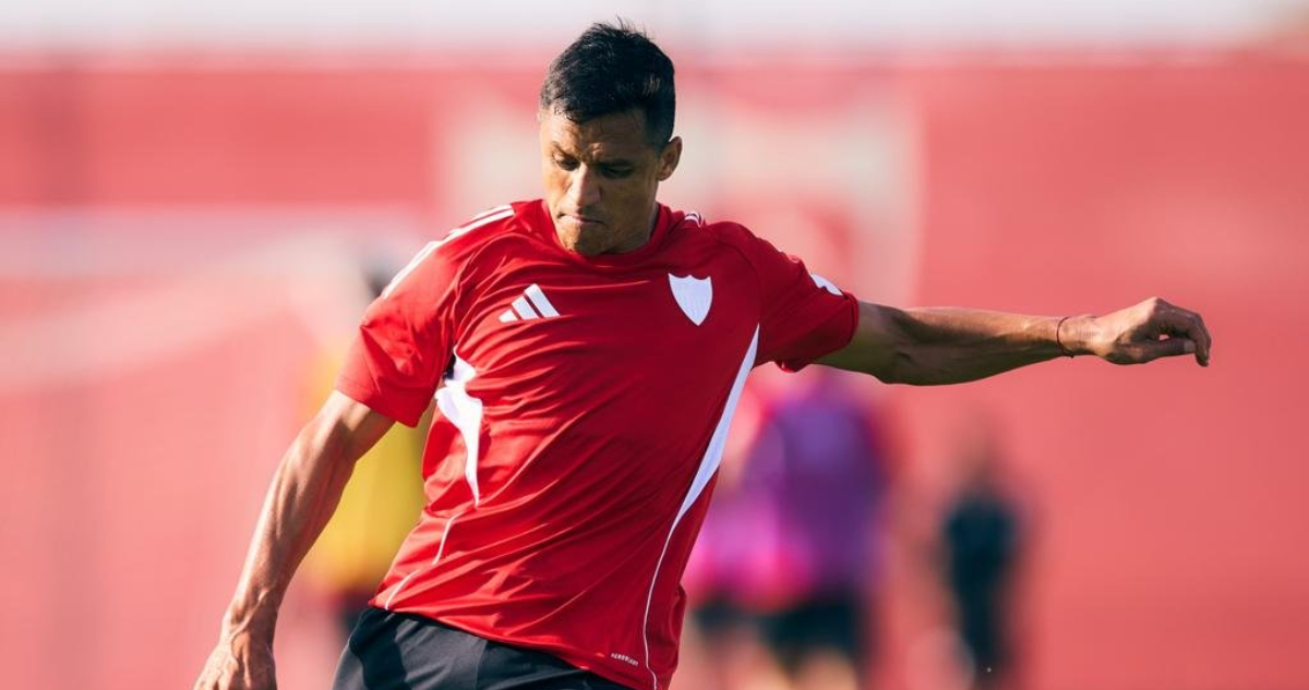 Alexis Sánchez entrenando en el Sevilla