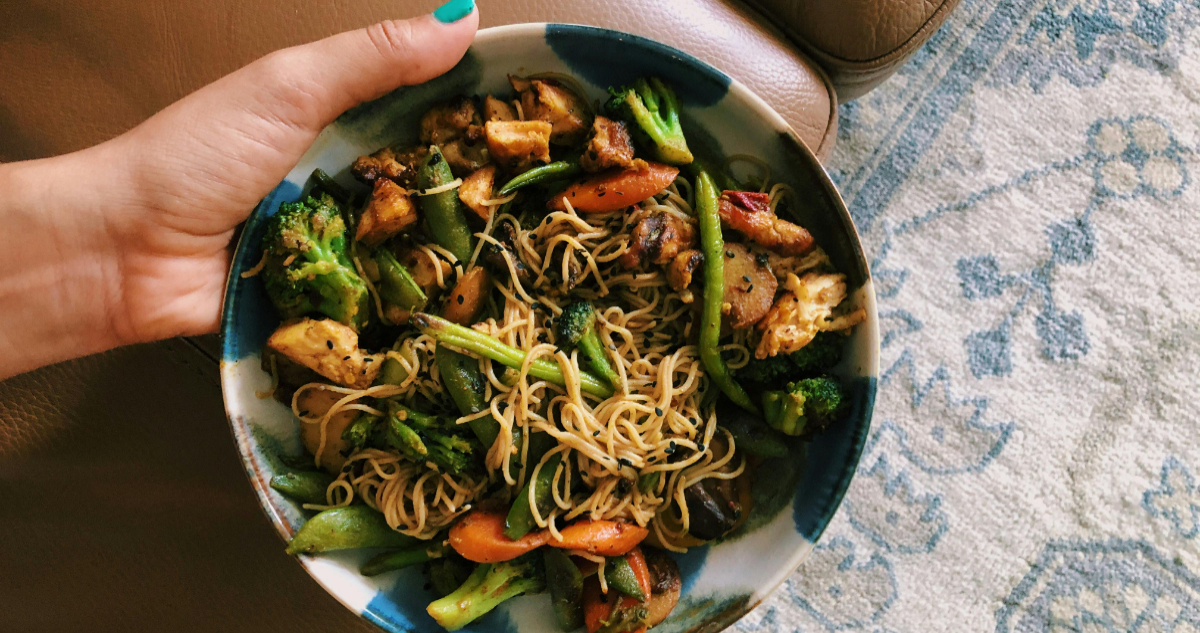 Lo que comes puede influir en tu ánimo: conoce cómo la dieta influye en tu bienestar emocional