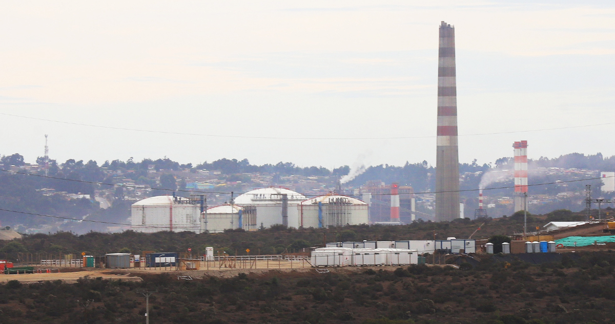 Ante más de 100 intoxicados por olores en Quintero y Puchuncaví: Gobierno aun desconoce origen exacto