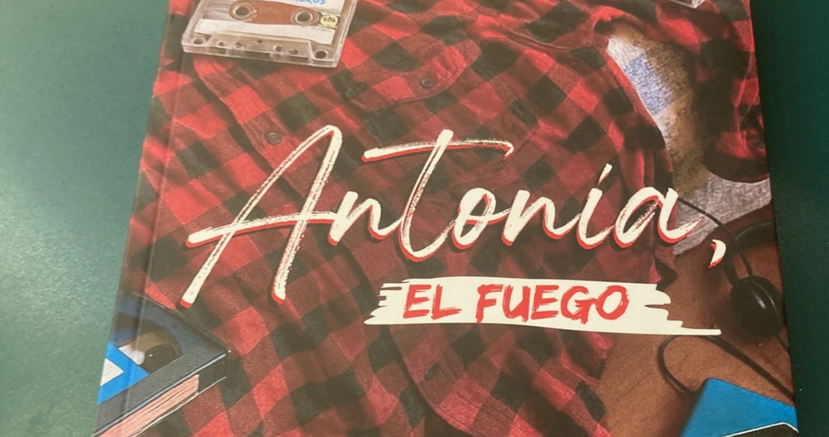 Antonia El Fuego, de Lilian Flores Guerra, Ediciones Del Gato