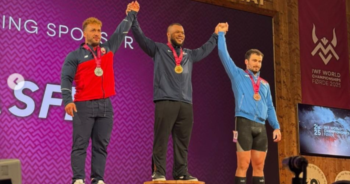 Arley Méndez vuelve a brillar con podio mundial luego de estar retirado de la halterofilia